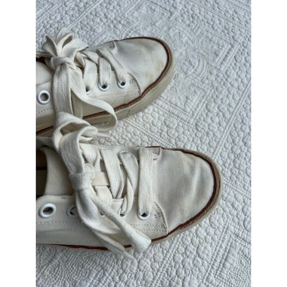 Tom's white canvas sneakers, lace up, women's size 7 - Picture 5 of 9
